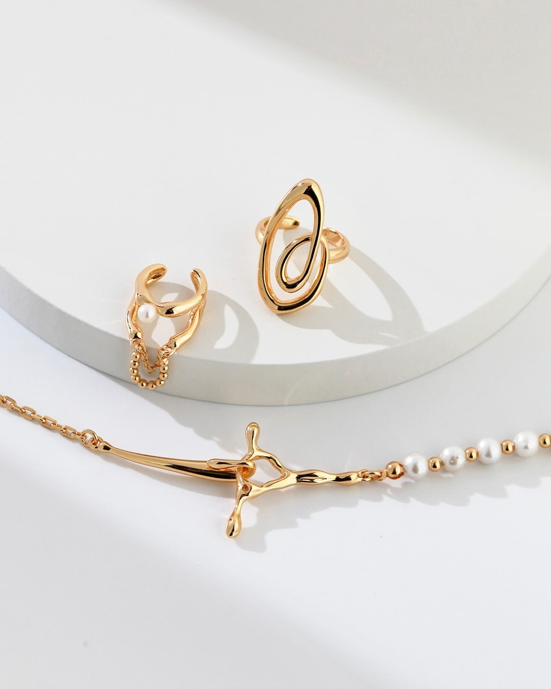 18K Gold Plated Vermeil Distinctive Pearl Necklace