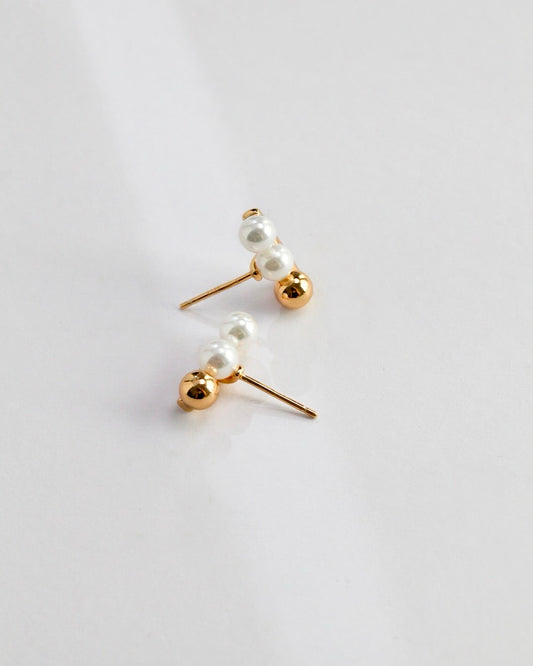 18K Gold Plated Vermeil Minimalist Shell Pearl Linear Earrings