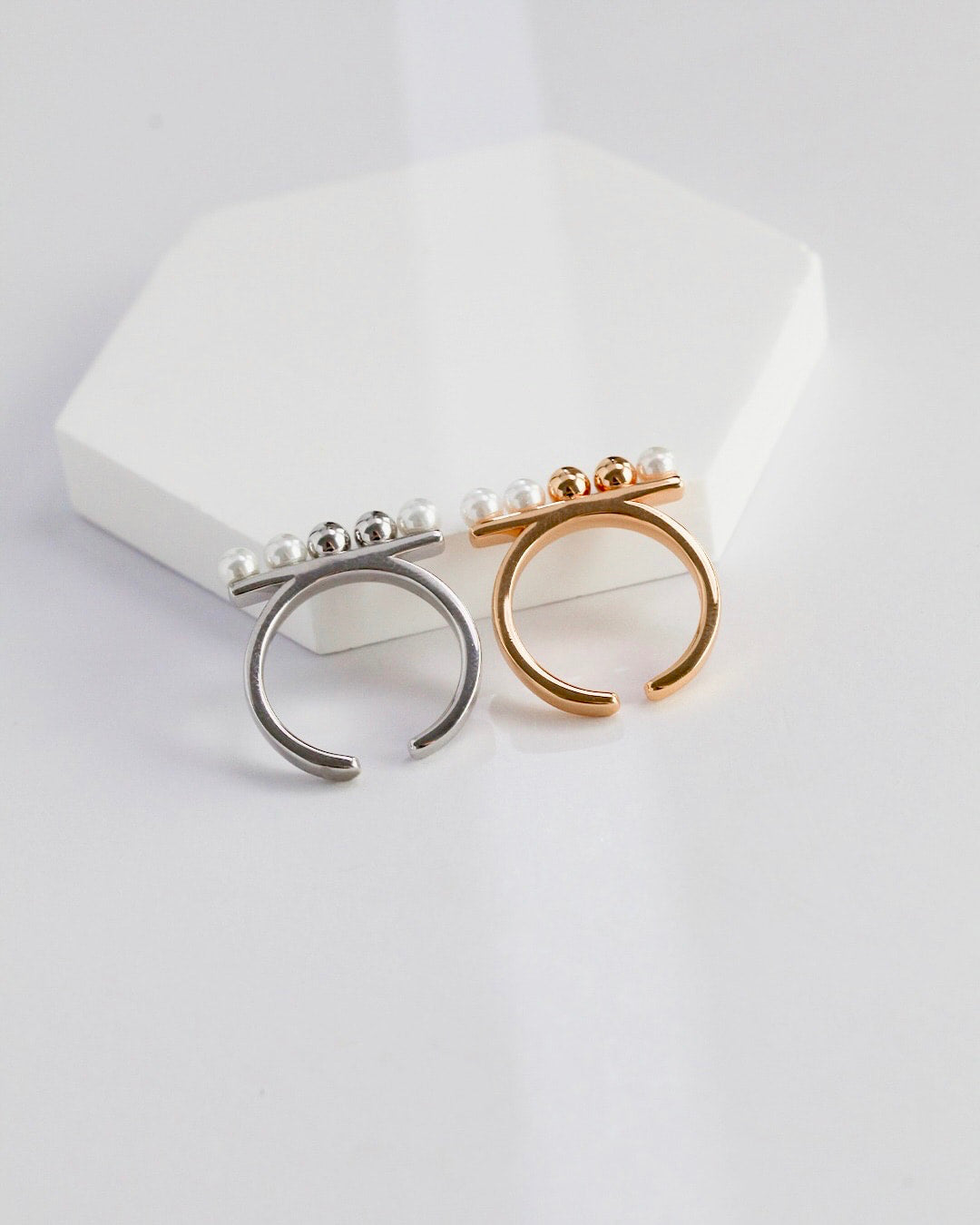 18K Gold Plated Vermeil Minimalist Shell Pearl Linear Ring