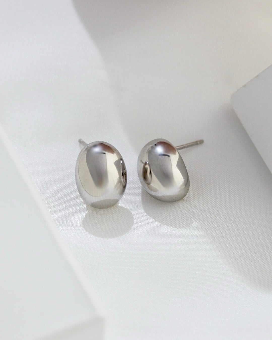 18K Gold Plated Vermeil Bean-shaped Stud Earrings