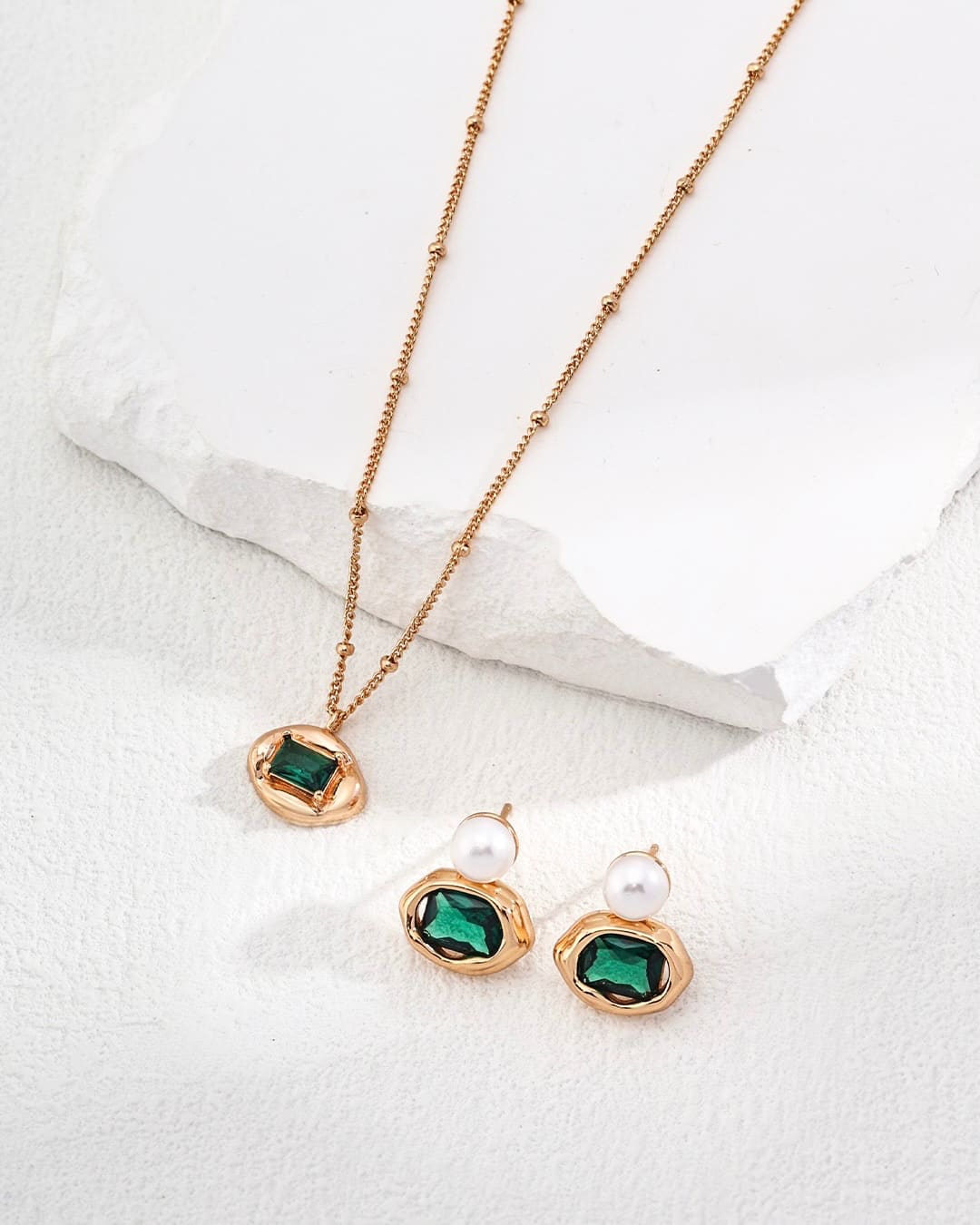 Green Gem Pendant Necklace | Vintage-Inspired Elegance in Gold Vermeil
