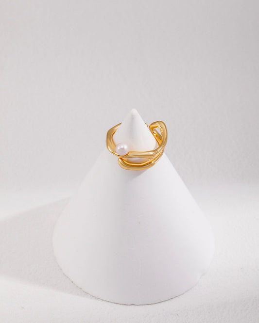 18K Gold Plated Vermeil Minimalist Fluid Design Pearl Ring